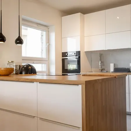 شقة Marina Mokotow - 3 Bedrooms - Balcony - Garage وارسو