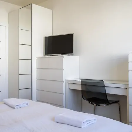 Marina Mokotow - 3 Bedrooms - Balcony - Garage شقة *