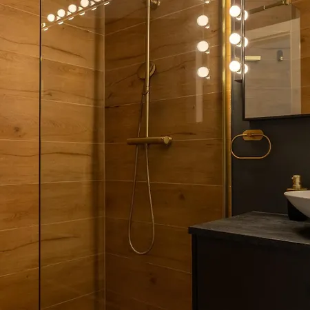 Marina Mokotow - 3 Bedrooms - Balcony - Garage شقة وارسو