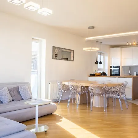 Marina Mokotow Apartment - 3 Bedrooms - Balcony - Garage *