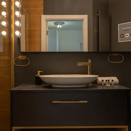 Marina Apartment, 3 Bedrooms, Balcony, Garage Apartament