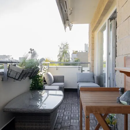 Marina Apartment, 3 Bedrooms, Balcony, Garage